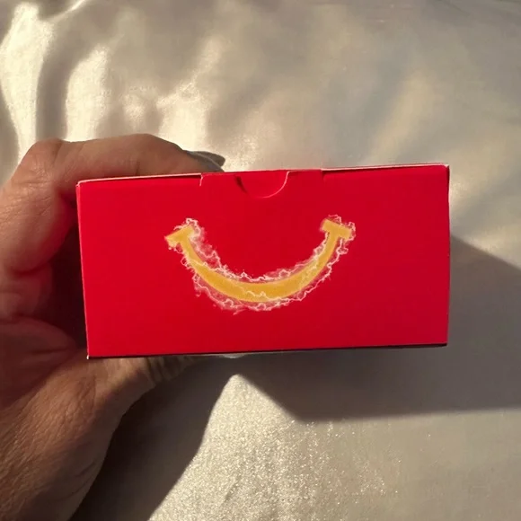 2024 McDONALD'S HAPPY MEAL Sonic The Hedgehog 3 - Knuckles Red Roller Toy #5 - Picture 8 of 8